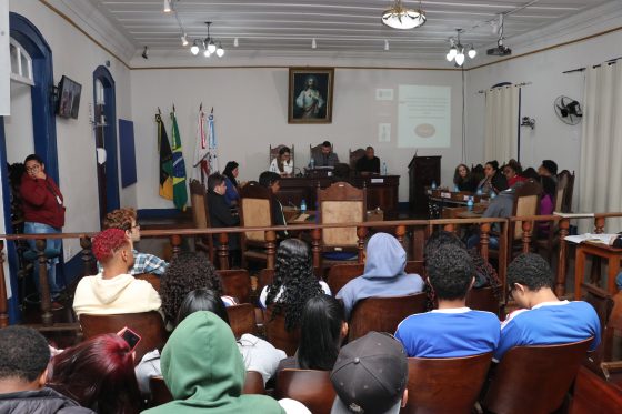 Políticas públicas para a juventude ouropretana e Conselho Municipal da Juventude são pautas de audiência pública