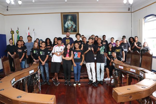 Câmara Municipal de Ouro Preto - Câmara de Ouro Preto recebe integrantes do “Projeto Jovens de Ouro 2.0”